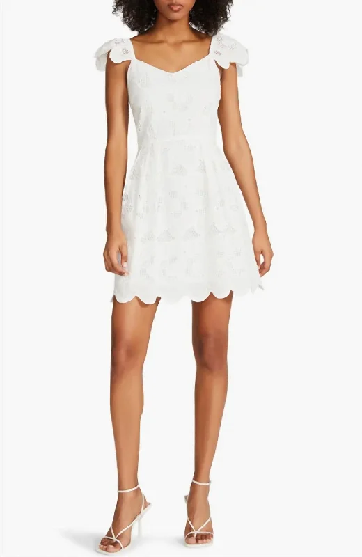 Women's Vacation Outfit Sierra Dress In White