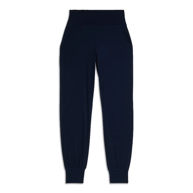 Women's Holiday Clothing &Go City Trek Trouser - Resale